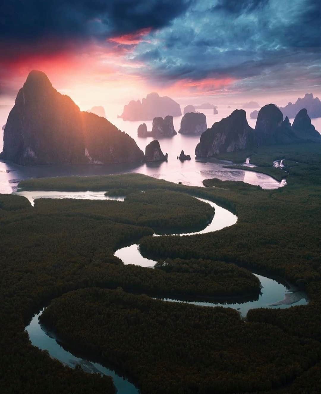 Earth Picsさんのインスタグラム写真 - (Earth PicsInstagram)「Ao Phang Nga National Park, Thailand 🇹🇭 by @rhysjsimmons」9月22日 6時01分 - earthpix