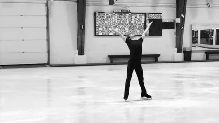 ジェイソン・ブラウンのインスタグラム：「Free Program 2020/2021 🤍 • 新しいロングプログラム！🎬⛸ • 🎶: Slaughter on 10th Avenue  🎼: Richard Rodgers & New York Philharmonic  Choreo: David Wilson」