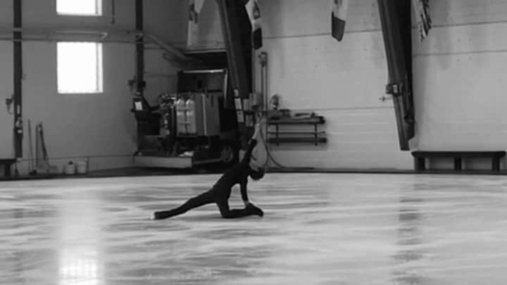 ジェイソン・ブラウンのインスタグラム：「Short Program 2020/2021 🖤 • 新しいショートプログラム！ • 🎶: Sinnerman 🎤: Nina Simone  Choreo: Rohene Ward」