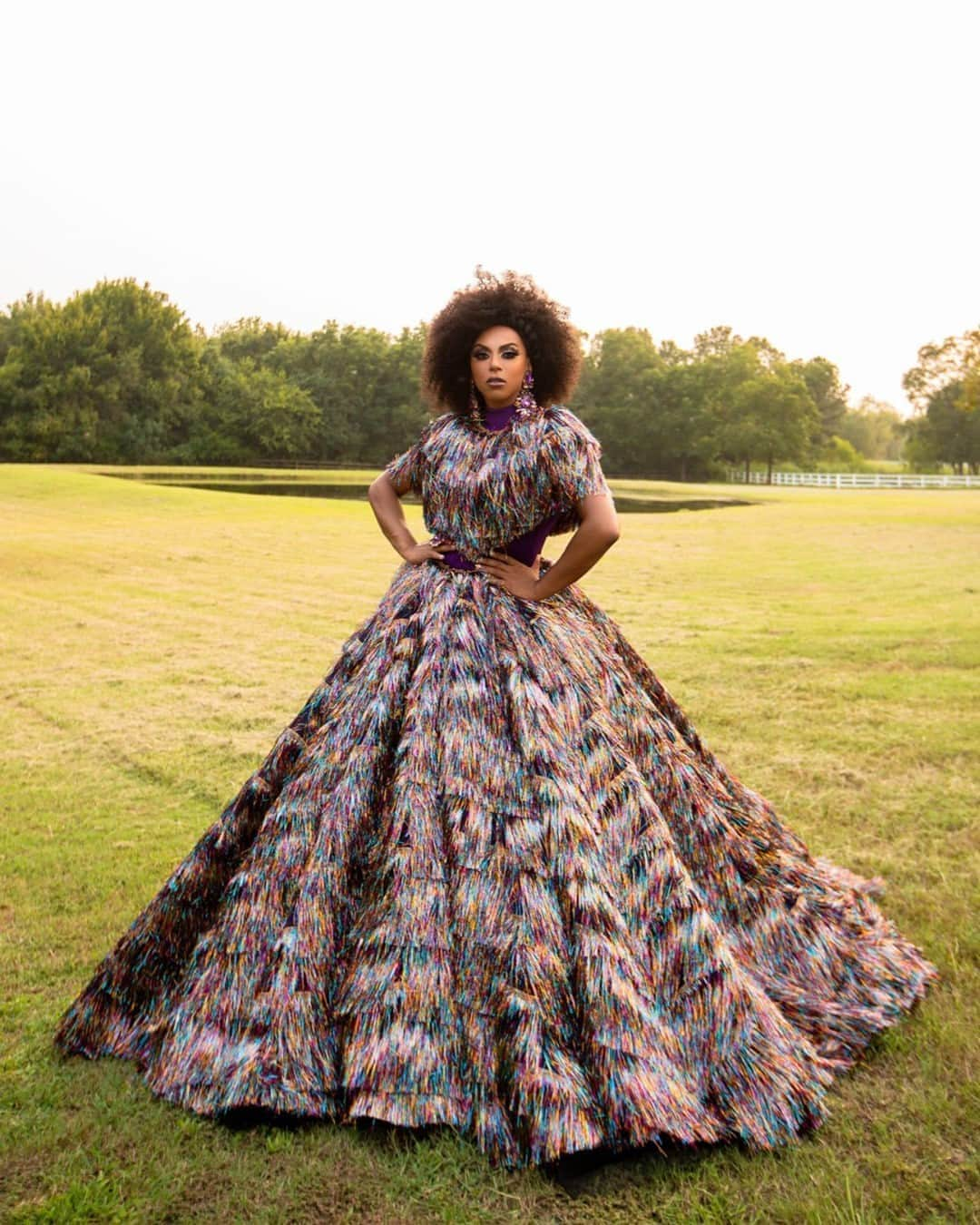 Vogueさんのインスタグラム写真 - (VogueInstagram)「The absence of a red carpet at this year’s #Emmys didn’t stop drag superstar D.J. Pierce (better known to adoring fans as @itsshangela) from getting glammed up for it. Decked out in @csiriano, @itsshangela turned Paris, Texas into her own red carpet.  Tap the link in our bio to see more. Photo by @matwulff」9月22日 6時45分 - voguemagazine