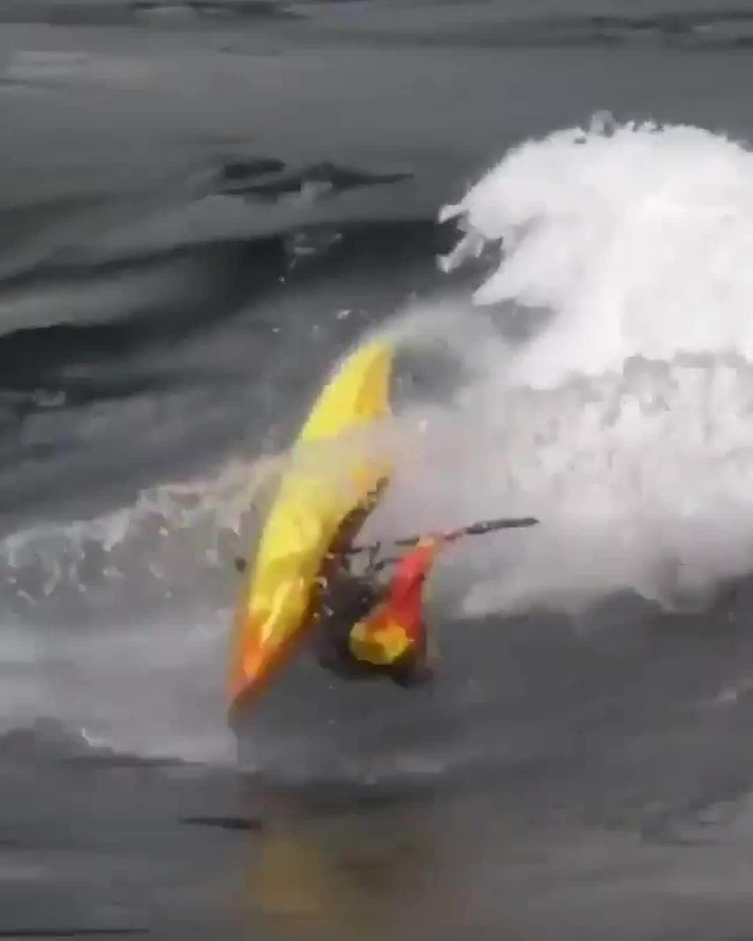 のインスタグラム：「@danejacksonkayak keeping his head above water at all times 🤯   Head to our story to get an inside look at Dane's tricked-out trailer 👀 @redbulladventure #kayak #kayaking #redbull #givesyouwings」