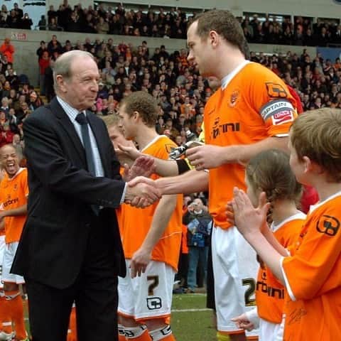 チャーリー・アダムのインスタグラム：「Happy 85th birthday Jimmy Armfield @bfc1887」