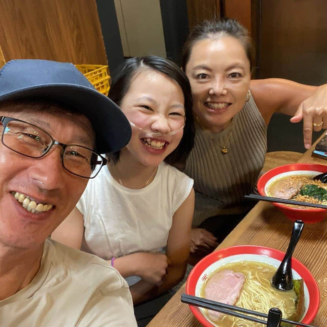 yukiさんのインスタグラム写真 - (yukiInstagram)「おはようございます。﻿ ﻿ ラーメンは苦手ですが(私だけ、二人は大好物)﻿ ここのラーメンだけは大好き🍜﻿ ﻿ 久しぶりの美味しすぎるスープに﻿ 「うわっ染みるぅ〜染みるぅ〜染みるね〜」﻿ しつこい&うるさいこの私の食レポ、届け🤍﻿ ﻿ #百麺﻿ #替え玉はバリカタ﻿ #わざわざ行きたい﻿ #おっきい森さんとちっちゃい森さん﻿ #食睡眠愛﻿ #milka」9月22日 7時30分 - milkayuki