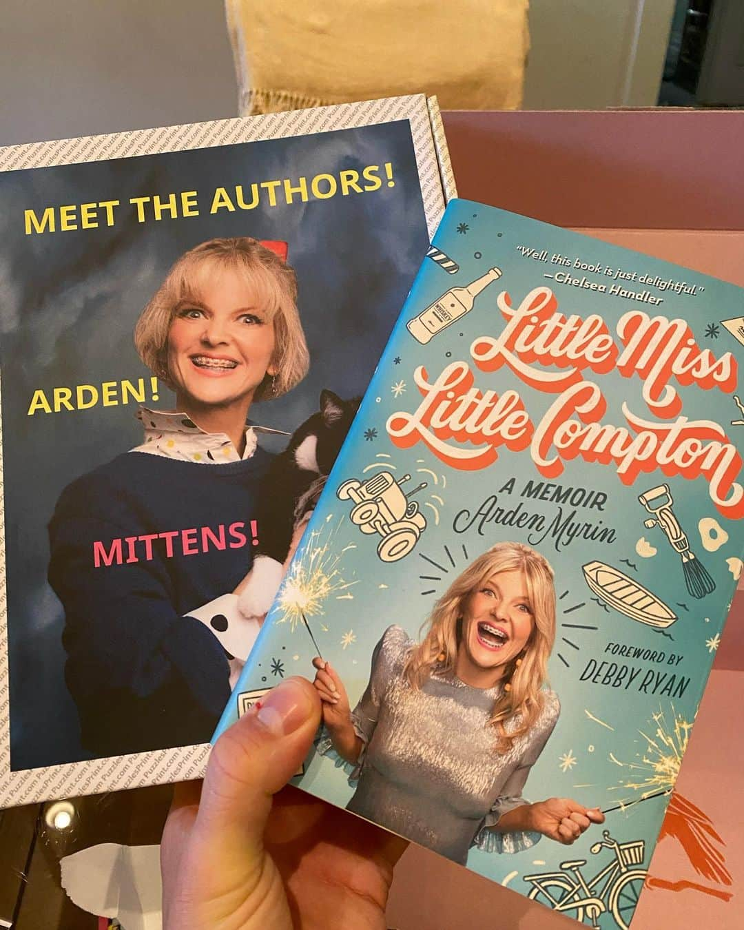 ジェリー・トレイナーのインスタグラム：「There are moments and then there are moments! This is one of those. @ardenmyrin is a comic genius I now get to call my friend. She sent me an advanced copy of her upcoming memoir out 9/29! It has a forward by my other friend @debbyryan! I cannot wait to read it, this is exactly what 2020 ordered. You can order it too, book lovers!!! #LittleMissLC Thx, Arden! I will guard and protect your heart!!!」