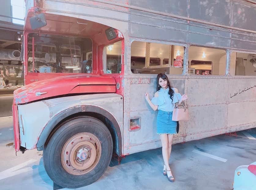 向日葵めいさんのインスタグラム写真 - (向日葵めいInstagram)「#💙#🚚 #くらぶはりえ #らこりーな近江八幡 #カプシーヌ#ルブタン」9月22日 8時17分 - yoka_himawarimei