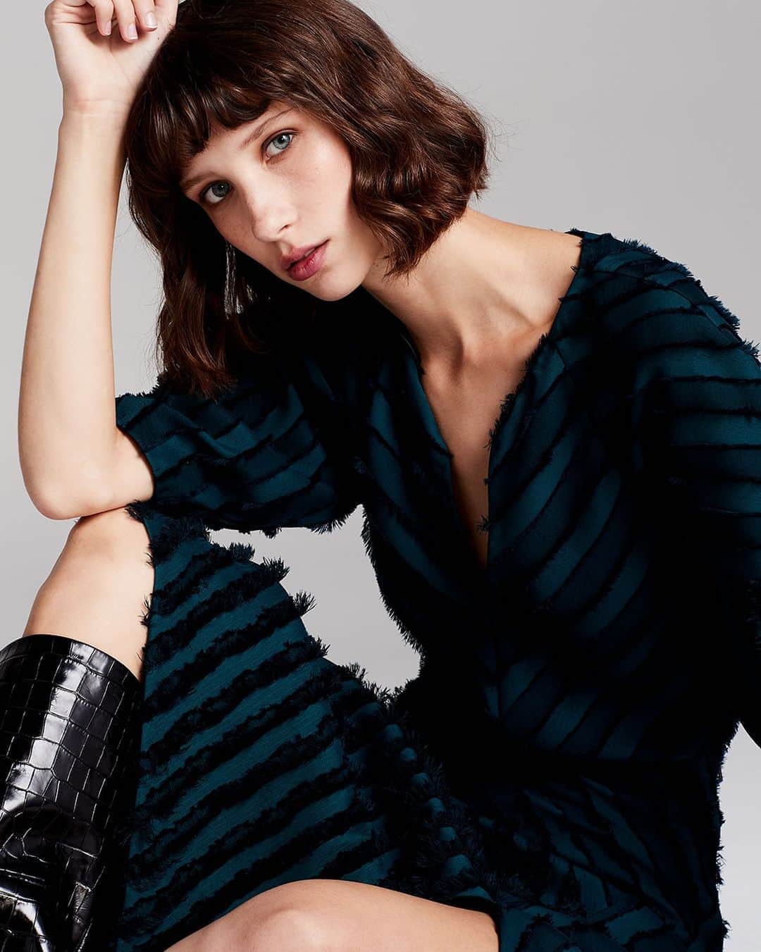 レベッカテイラーのインスタグラム：「Our eyelash stripe creates dimensional texture.」