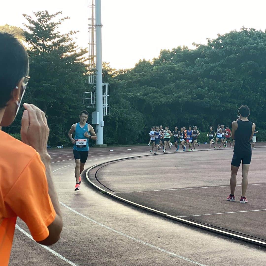 run+さんのインスタグラム写真 - (run+Instagram)「宇野さんの応援をみんなでした後、ペーサー練習をして頂きました！ @kishiyama1129 総監督に何分で？と言われキロ6で ペーサーのペーサーをするって言う…実技試験の様な感じ。なかなかのプレッシャーだったけど、こんな贅沢で為になる練習そうないと思う。  #ペーサー検定には続きがある #奇遇ですね @run_de_mark  #いまわたしができること #runのために今できること #走ることでできること  #走れるって幸せ #走れるって当たり前じゃない #ゆるラン #街ラン #街RUN  #ハシリマシタグラム #ハシリマスタグラム #igランナーズ #走るを楽しむ #写ラン  #ランニング好きな人と繋がりたい #ランナーさんと繋がりたい #igランナーズと繋がりたい  #RunForSmile #Runday #RunLovesLife #runstagram #走る楽しさ広げ隊  #runplus #aday」9月22日 8時24分 - runplus