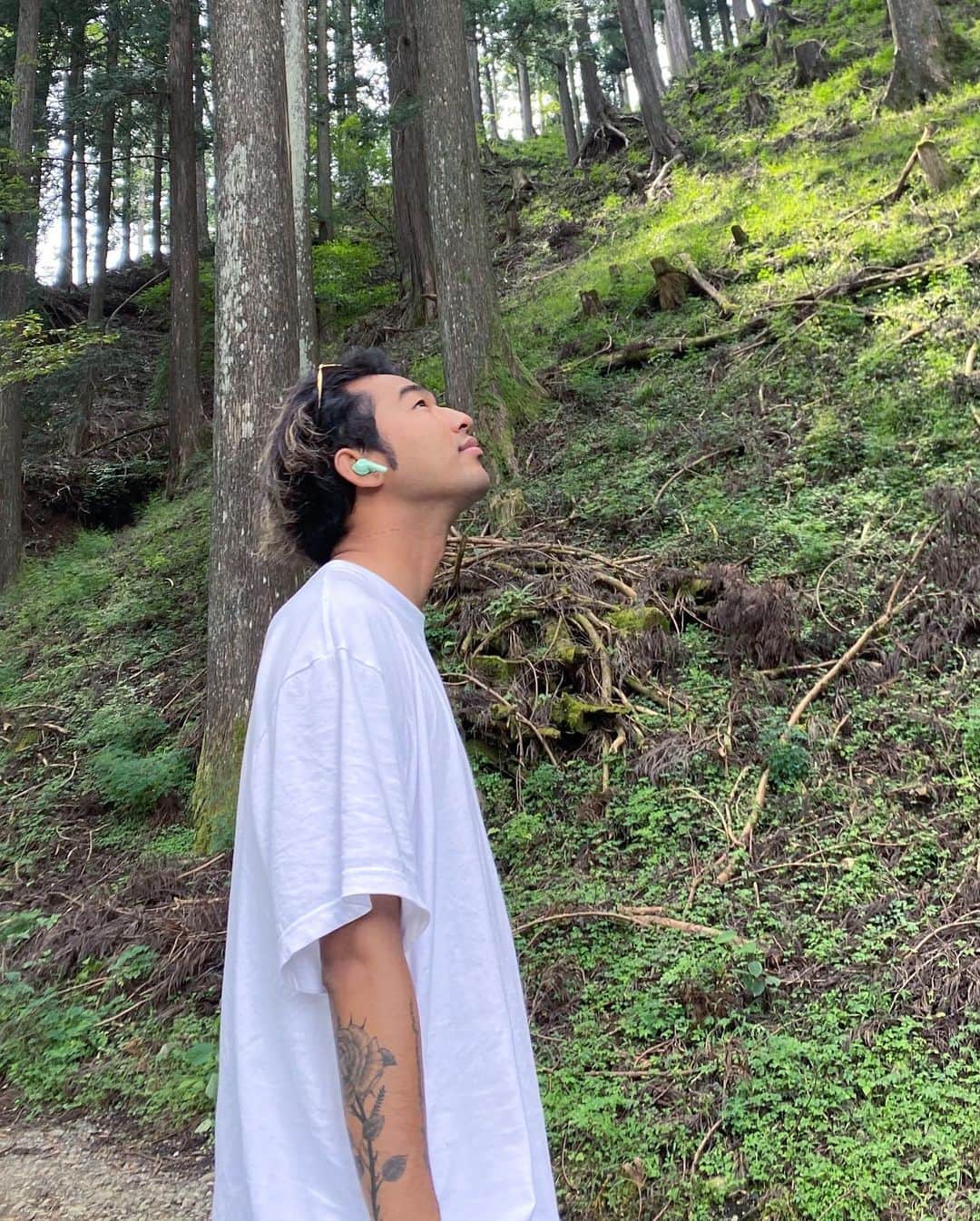 湯川正人さんのインスタグラム写真 - (湯川正人Instagram)「自然の音で目を覚まし 音楽を聴いて散歩する。 自然の音と音楽を協和させ 新しい発想を。 @skullcandyjapan @skullcandy #skullcandy」9月22日 9時11分 - masatoyukawa