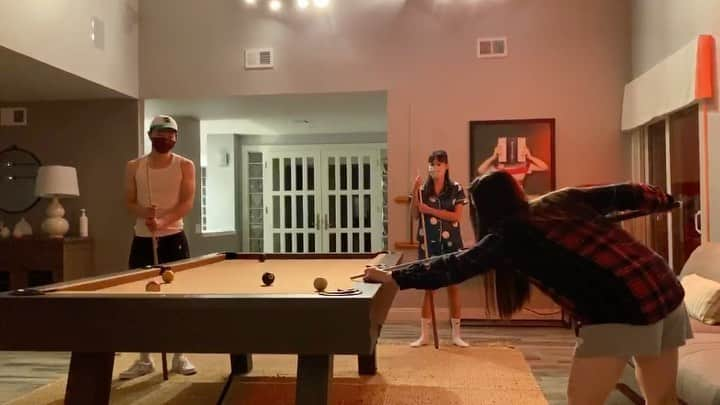 マイア・シブタニのインスタグラム：「@alexshibutani & @sabrinamiko vs. me. I had eight lucky shots :)」