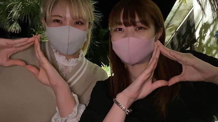 のインスタグラム：「踊って食べて話して めっちゃめっちゃ充実して楽しかった💕 毎回ななこと会ったらモチベーション上がる✨ いつもありがと〜❤️ お互いがんばろうね！！  #fancy #twice #AKS135° 🗾」