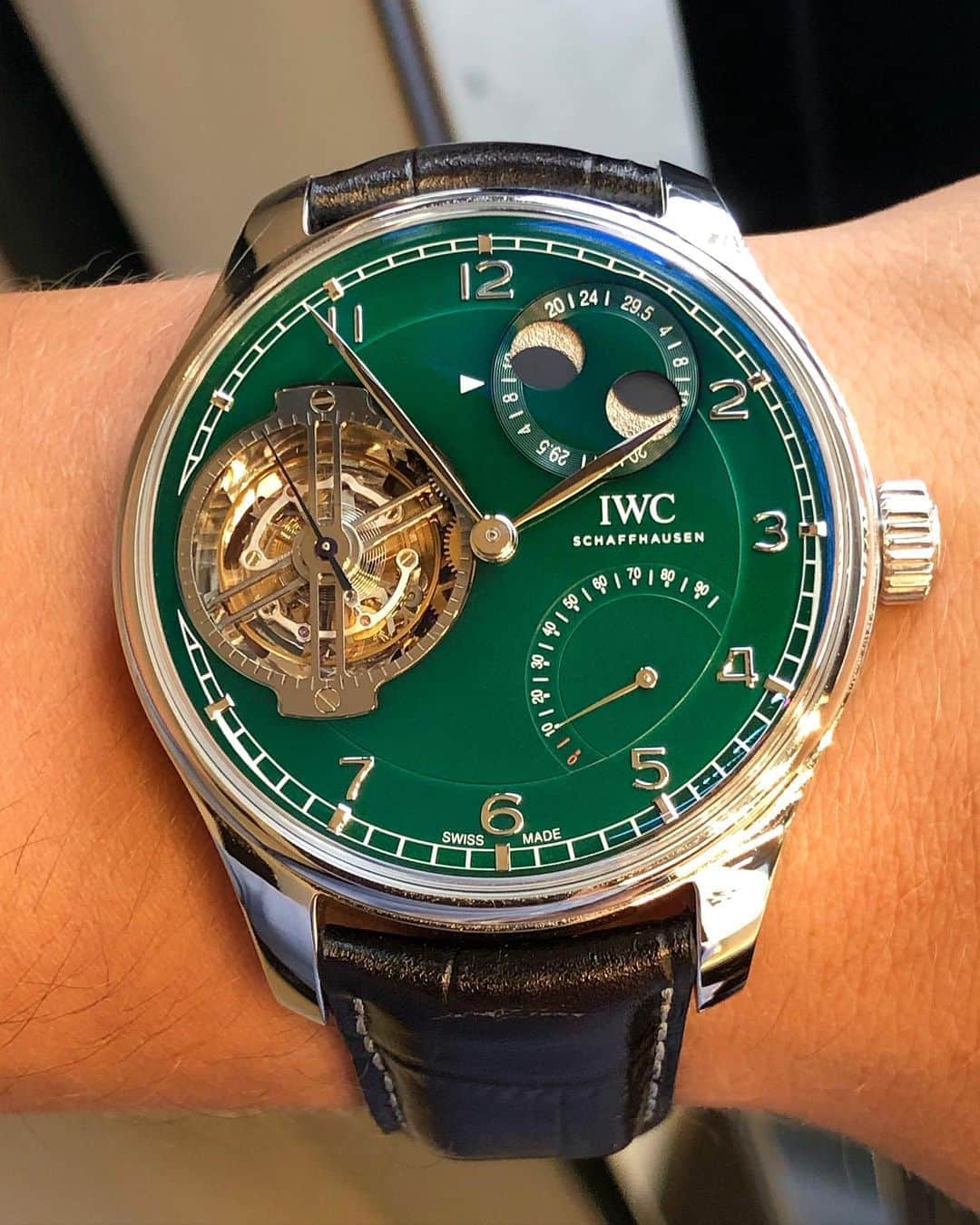 Daily Watchさんのインスタグラム写真 - (Daily WatchInstagram)「The incredible IWC Portugieser Constant-Force Tourbillon Double Moon in Platinum. A limited edition of just 5 pieces with a price of $280,000 each 👀🔍 #IWC #IWCwatches」9月22日 19時03分 - dailywatch
