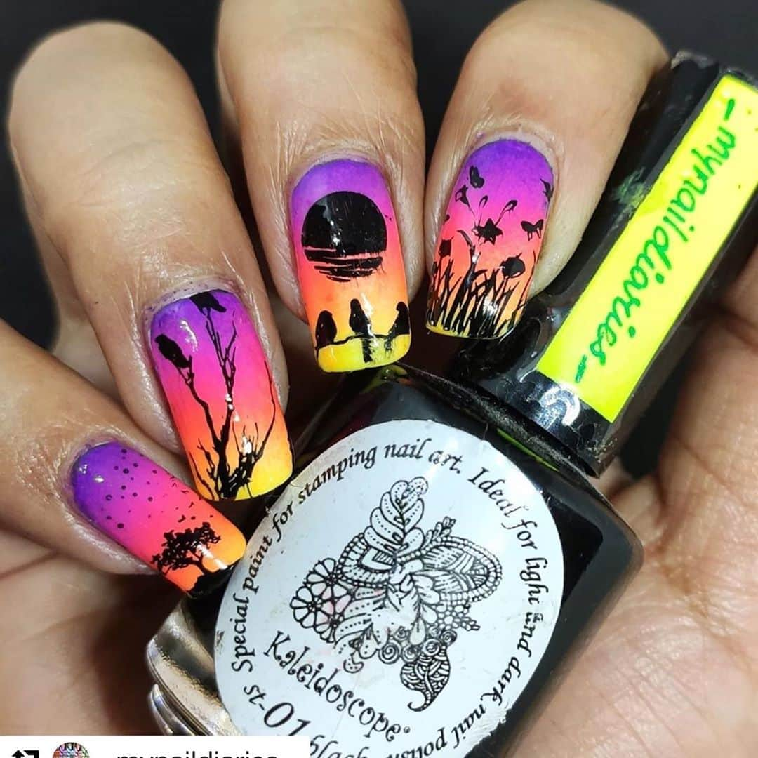 Nail Designsさんのインスタグラム写真 - (Nail DesignsInstagram)「#Repost @_mynaildiaries_  ・・・ 🍁🌇🌅🦉  #nailart #nailartwow #nailoftheday #nailsonfleek #scra2ch #gradientnails #gradient #naillove #naillover #lovenails #nailaddict #nailjunkie #nailartaddict #nailartjunkie #nag_repost #nailitdaily #manicuresvideos #nailsofinstagram #instanails #instagramnails #ignails #autumnnails #neonnails #autumn #fall」9月22日 18時57分 - nailartfeature