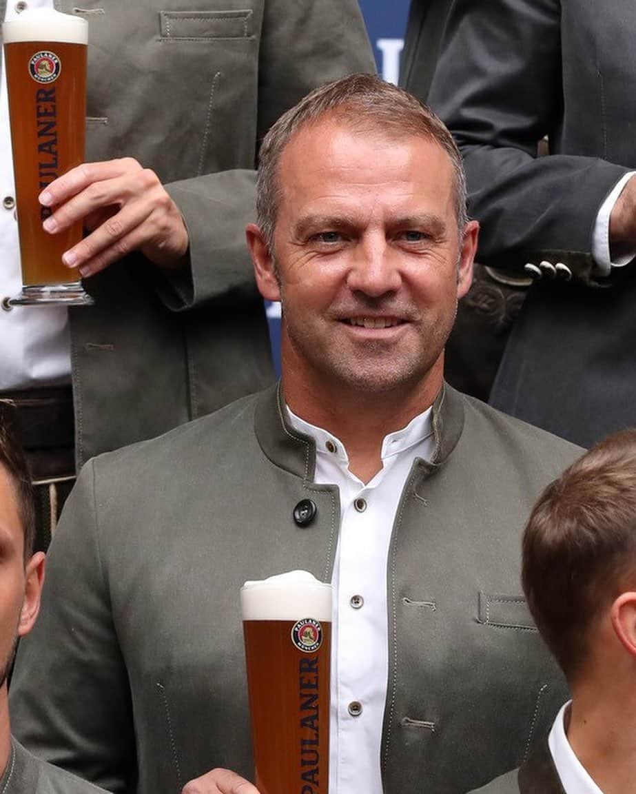 バイエルン・ミュンヘンさんのインスタグラム写真 - (バイエルン・ミュンヘンInstagram)「That outfit! 😍 Prost, Jungs! 🍻  #MiaSanMia #FCBayern #packmas」9月22日 19時00分 - fcbayern