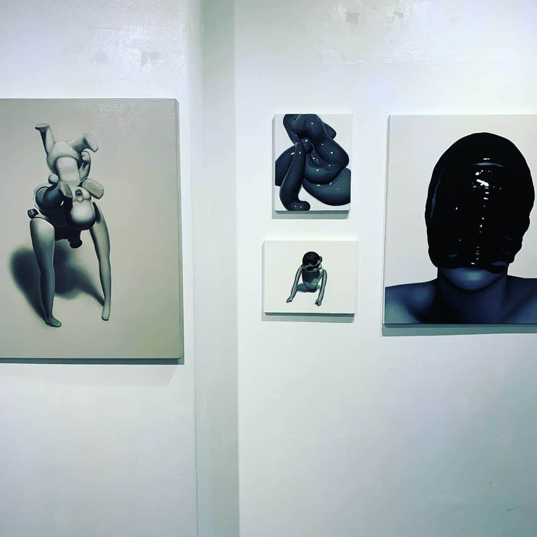 松田岳二さんのインスタグラム写真 - (松田岳二Instagram)「@the_blank_gallery.tokyo で開催中のグループ展MIND THE GAPにラーナーズも参加したコンピのジャケの原画を観にいきました。こたちゃん凄い！」9月22日 19時28分 - cbsmgrfc