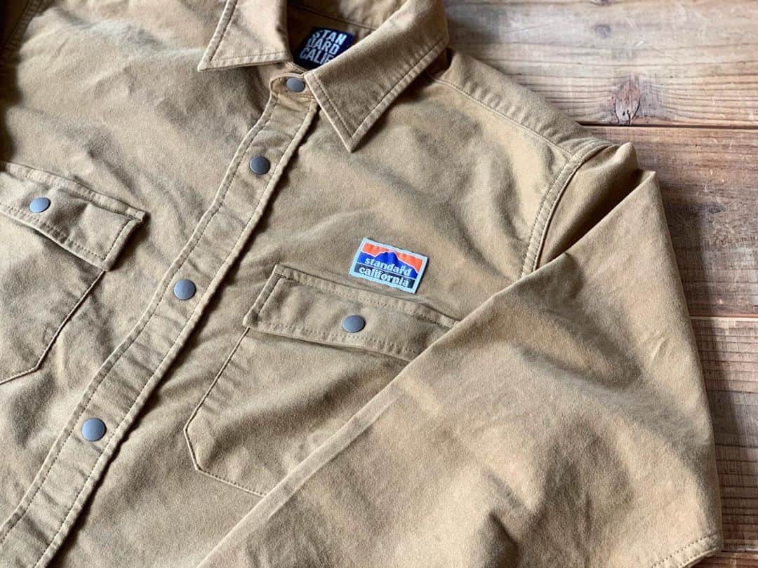 のインスタグラム：「SD Stretch Moleskin Classic Field Shirt  #standardcalifornia #スタンダードカリフォルニア #outdoors #shirts #アウトドア #シャツ #stretchmaterial #ストレッチ素材 #fashion #ファッション」