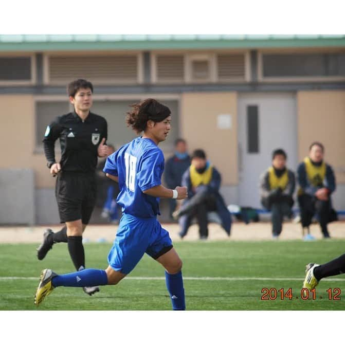 仲田克也さんのインスタグラム写真 - (仲田克也Instagram)「日付見て👀すんごい懐かしい⚽️ 「お前はライオンか🦁」ツッコミたい！笑 ・ ・ #20歳 #大学 #サッカー #一色湊 #パーマしたい年頃 #中3まで坊主 #髪伸ばしたい年頃 #サッカーしたいなぁ」9月22日 19時33分 - minatoisshiki