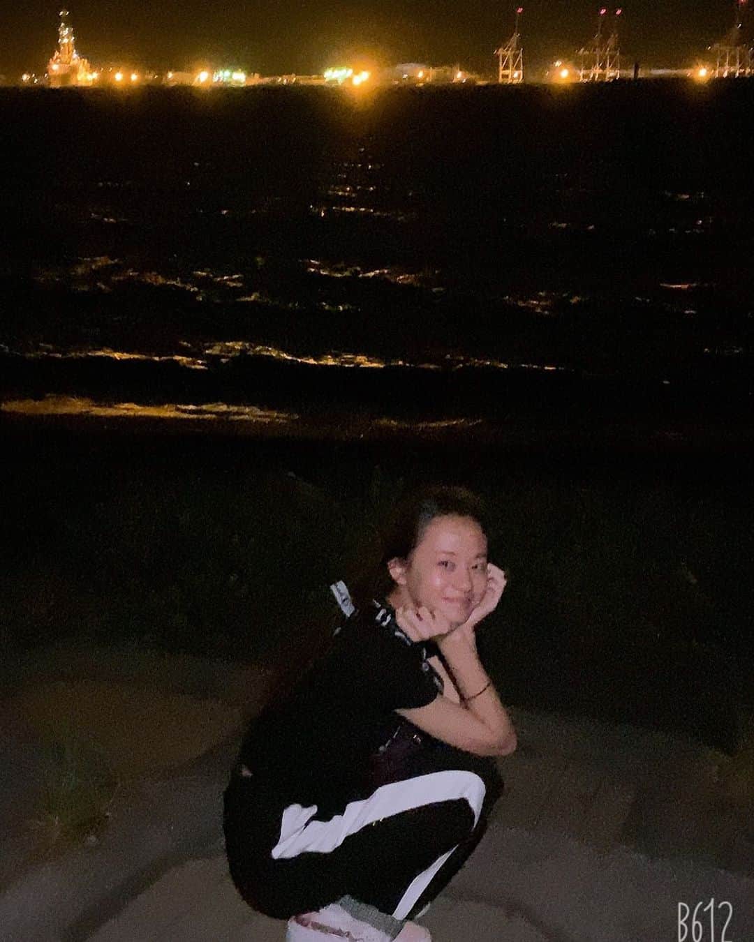 田中杏のインスタグラム：「久しぶりの投稿です！ 昨日は母と姉と海🏖🐠☀️ 夜景が綺麗でした！🏙  #海」