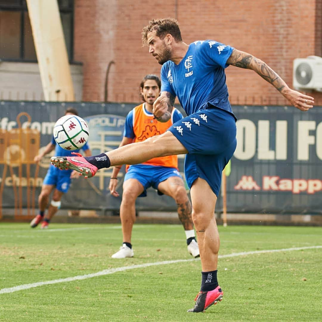 エンポリFCさんのインスタグラム写真 - (エンポリFCInstagram)「Azzurri al lavoro stamani al Sussidiario; alle 16.00 nuova seduta in vista dell sfida di sabato con il Frosinone 📸📸📸」9月22日 20時13分 - empoli_fc_official