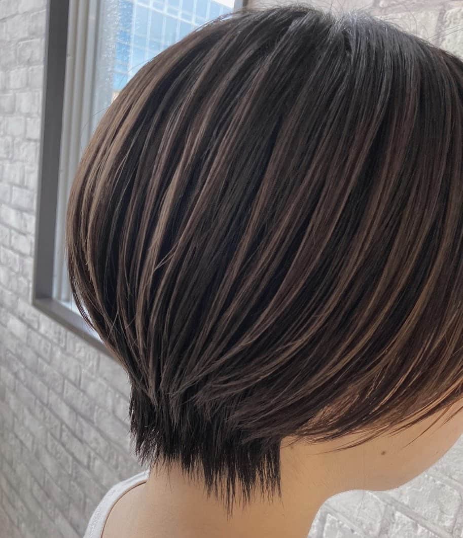 のインスタグラム：「おさまりと束感がショート女子の命とうかがっております  #ショート #ハンサムショート #ショート女子 #ショートヘア #ショートカット」