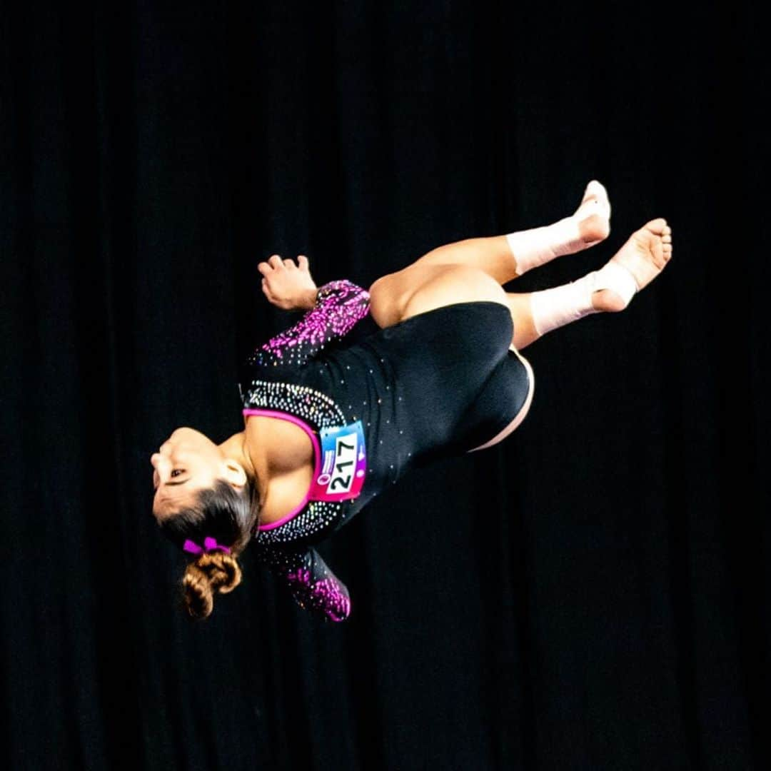 エミリー・チャンさんのインスタグラム写真 - (エミリー・チャンInstagram)「Team Mexico 🇲🇽 in Melbourne 🇦🇺 #melbourne #gymnastics #sportsphotography #mexico」9月22日 20時15分 - flipflytumble