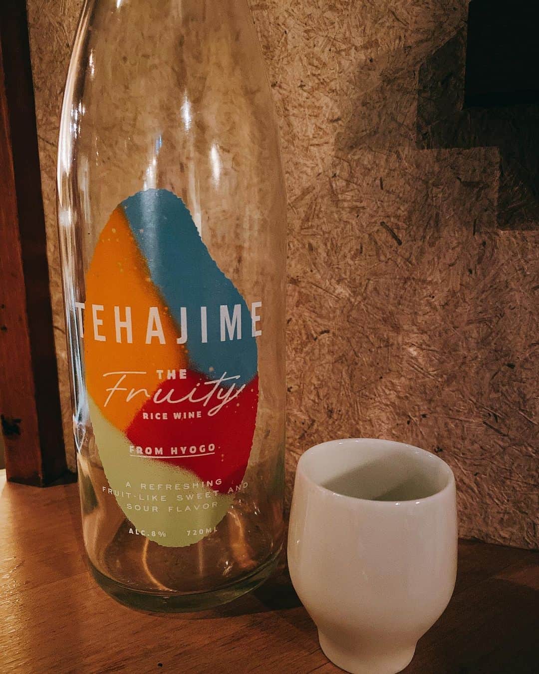 FukamizuYukina さんのインスタグラム写真 - (FukamizuYukina Instagram)「_ 渋谷にある日本酒ダイニング酒場 @sakeba.shibuya に行ってきたよ🍶💕 ㅤㅤㅤㅤㅤㅤㅤㅤㅤㅤㅤㅤㅤ ㅤㅤㅤㅤㅤㅤㅤㅤㅤㅤㅤㅤㅤ 『TEHAJIME』は果実のような日本酒で アルコール度数8%と低めだから 日本酒をはじめて飲む方にもすごく おすすめ☝🏻💓食前酒として頂いた🎶 ㅤㅤㅤㅤㅤㅤㅤㅤㅤㅤㅤㅤㅤ ㅤㅤㅤㅤㅤㅤㅤㅤㅤㅤㅤㅤㅤ 『 純米吟醸 SHINKA "阿波トロピカル" 』は トロピカルフルーツを思わせる香りが特徴🍊 ㅤㅤㅤㅤㅤㅤㅤㅤㅤㅤㅤㅤㅤ ㅤㅤㅤㅤㅤㅤㅤㅤㅤㅤㅤㅤㅤ 『 純米吟醸 白麹仕込 TAIHAKU 』は 白麹特有の酸味が加わってすっきりとした味で 水みたいにすいすい飲んじゃう🥛💕 ㅤㅤㅤㅤㅤㅤㅤㅤㅤㅤㅤㅤㅤ ㅤㅤㅤㅤㅤㅤㅤㅤㅤㅤㅤㅤㅤ 『 純米吟醸 理系兄弟 』は酸味、甘味の バランスが良くて食中酒としてつくられた お酒🧮めっちゃ飲みやすかった🎶 ㅤㅤㅤㅤㅤㅤㅤㅤㅤㅤㅤㅤㅤ ㅤㅤㅤㅤㅤㅤㅤㅤㅤㅤㅤㅤㅤ 『 Bar 362+3 2018 』は京丹後の日本酒バー ［ Bar 362+3 ］でしか味わえない "究極のテロノワール"体験を商品化した 日本酒。とのこと。飲んだ感じ、辛口で 白ワインみたいで、スッキリ✨ ㅤㅤㅤㅤㅤㅤㅤㅤㅤㅤㅤㅤㅤ ㅤㅤㅤㅤㅤㅤㅤㅤㅤㅤㅤㅤㅤ お通しで、帆立の刺身・あおさのクリームチーズ・ 秋刀魚の南蛮漬けの3種類もきた🐟♡ ㅤㅤㅤㅤㅤㅤㅤㅤㅤㅤㅤㅤㅤ ㅤㅤㅤㅤㅤㅤㅤㅤㅤㅤㅤㅤㅤ あと、炙りトロ鯖を注文したよ💓 どれも美味しかったし、他にもメニュー たくさんあって迷った🤭🌀💫 ㅤㅤㅤㅤㅤㅤㅤㅤㅤㅤㅤㅤㅤ ㅤㅤㅤㅤㅤㅤㅤㅤㅤㅤㅤㅤㅤ カウンターと座席、テーブル席があって 女性同士のお客さんも多かった🚺💕 ㅤㅤㅤㅤㅤㅤㅤㅤㅤㅤㅤㅤㅤ ㅤㅤㅤㅤㅤㅤㅤㅤㅤㅤㅤㅤㅤ そしてなんとなんと😳‼️ 『 この投稿を提示でお会計10%OFF 』 になるので、よかったら使ってね💓 ㅤㅤㅤㅤㅤㅤㅤㅤㅤㅤㅤㅤㅤ ㅤㅤㅤㅤㅤㅤㅤㅤㅤㅤㅤㅤㅤ  #sakeba #渋谷日本酒 #日本酒 #日本酒バー #隠れ家 #ペアリング #japanesesake #sakeba渋谷 #pr #トリドリベース」9月22日 20時15分 - peitaro72