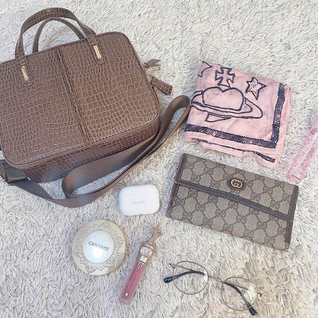 石橋ななのインスタグラム：「bag🤍  #lilybrown #gucci #viviennewestwood  #bag #instagood #instalike #fllowme」