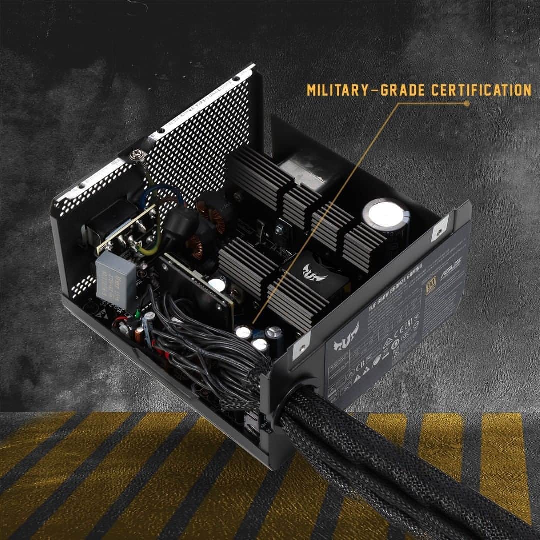 ASUSさんのインスタグラム写真 - (ASUSInstagram)「It’s time to step up your game! All critical capacitors and chokes in TUF Gaming PSUs are certified to military-grade specifications, ensuring a reliable operation over a wide range of temperatures.」9月22日 12時00分 - asus