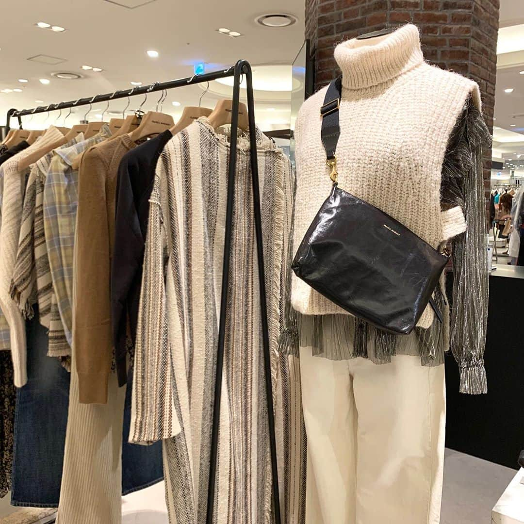 HANKYU.MODEさんのインスタグラム写真 - (HANKYU.MODEInstagram)「ISABEL MARANT FALL 2020 COLLECTION At 3F MODE #Hankyu #HANKYUMODE #umedahankyu #阪急うめだ本店 #うめだ阪急 #阪急百貨店 #osaka #umeda #mode #ISABELMARANT #イザベルマラン #FALL2020 #ドレス #アクセサリー #イザベルマランエトワール」9月22日 12時02分 - hankyumode