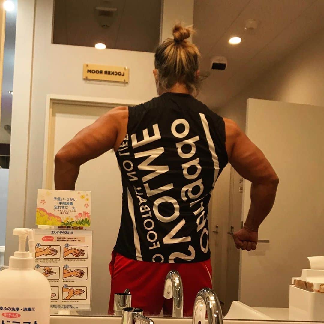 のインスタグラム：「#backworkout 肩後部は背中の日にやることにしました。 #置き鍼」
