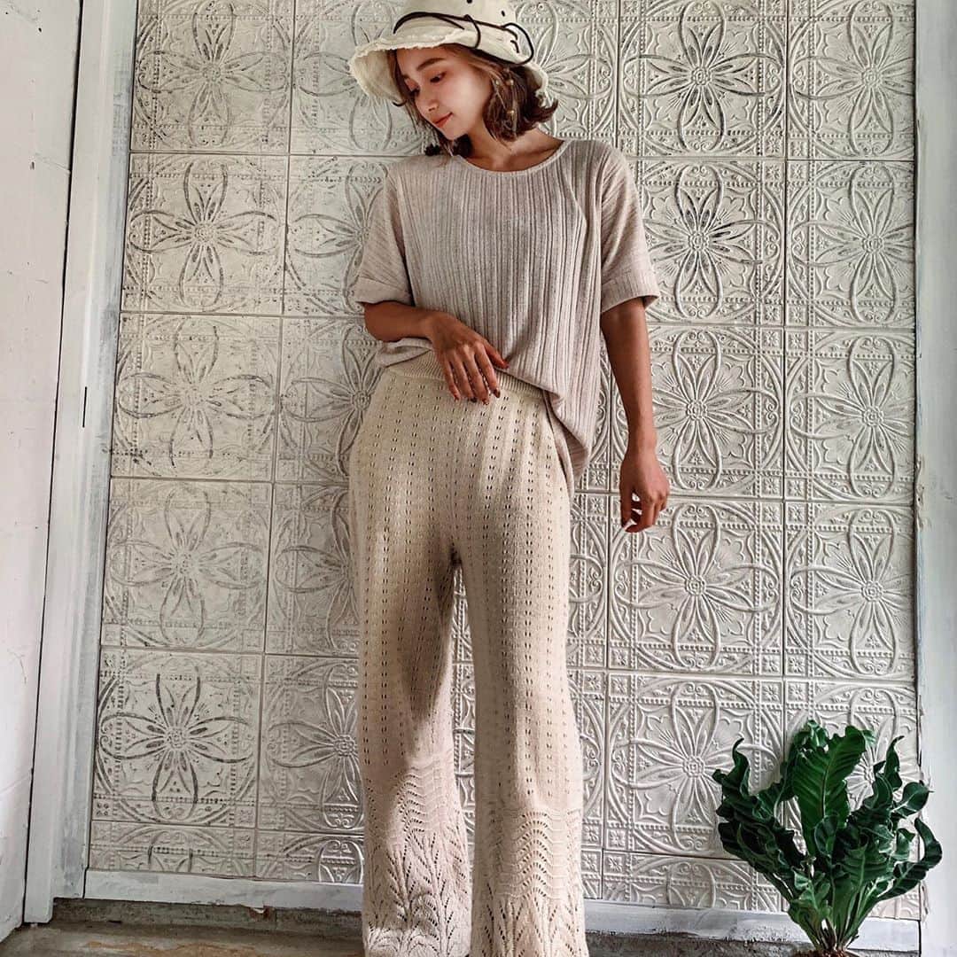 チアコマのインスタグラム：「. . いつかのコーデ🧚‍♀️ 最近暑い日と涼しい日の差がすごくない？ ただ基本的に体温高すぎるから暑がり😂 . . #outfit #fashion #コーデ #低身長コーデ #低身長ファッション #低身長女子 #153 #153cmコーデ #153cm #153センチ #ベージュコーデ #日焼け肌」