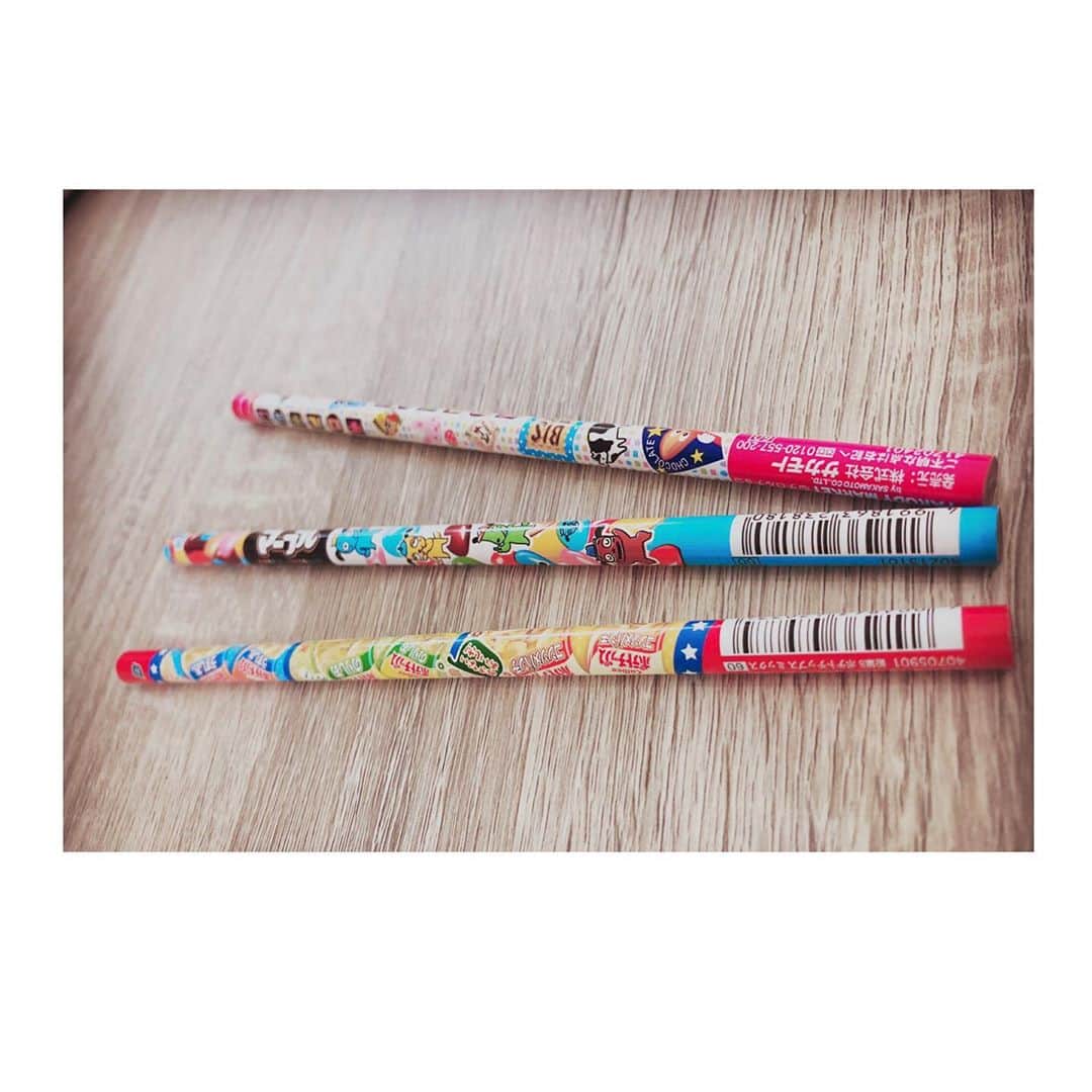 相馬有紀実のインスタグラム：「ずっとかわいいなと思っていたえんぴつ。 3ヶ月悩んで購入（笑）。 すんごい嬉しい。  1本60円。 悩んだ分このえんぴつの価値は60円以上だし想いがいっぱい❤️」