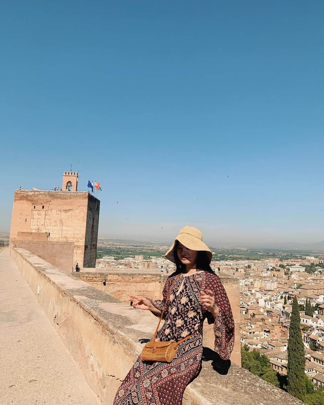 shihori.kathleenさんのインスタグラム写真 - (shihori.kathleenInstagram)「スペイン旅行記その②🇪🇸🥘  “素敵な旅には3着の素敵なワンピースを‘’   しほりずルール🐿」9月22日 13時02分 - shihori.hananoe