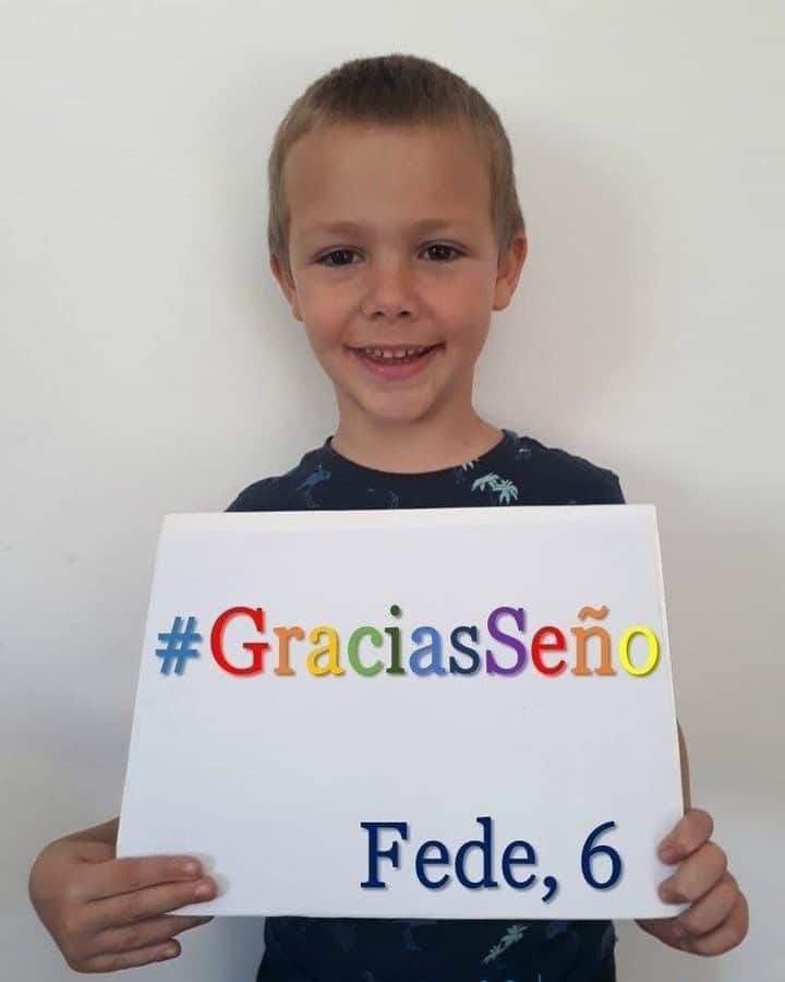 unicefさんのインスタグラム写真 - (unicefInstagram)「These children in Argentina are thanking their teachers for supporting them during COVID-19. Over half of the world's students are unable to head back into the classrooms to learn with their teachers because of the pandemic. To avoid a lost generation of children, UNICEF is calling on schools to reopen as soon and as safely as possible. @unicefargentina #ThankYouTeacher」9月22日 13時15分 - unicef