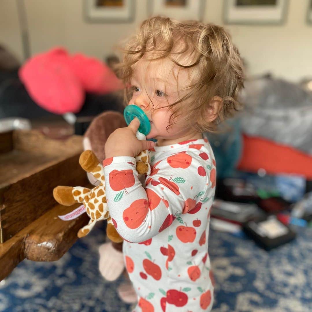 マイケル・グラント・テリーのインスタグラム：「Love her with all my heart and beyond everything in this world.」