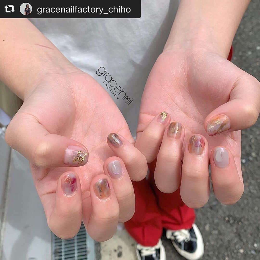 gracenailfactoryさんのインスタグラム写真 - (gracenailfactoryInstagram)「/// 全体ニュアンス  .  ◗フットジェルオフキャンペーン 9/15-10/31まで オフ＋足裏角質ケア＋マニキュア 5500円（税込）  ◗はじめてのお客様へ TOPページURLに クーポンがございます  Instagram DMでも ご予約お問い合わせ可能です◎  ‭05013623175‬  定休日/月・木  #グレースネイルファクトリー #大阪堀江 #堀江ネイル #ショートネイル #カジュアルネイル #ファッジネイル #ニュアンスネイル #ちゅるんネイル #個性派ネイル #フィルイン #ウォーターケア付き #フットネイル　 #秋ネイル2020 #ミラーネイル #シェルネイル #大人カジュアルネイル #堀江ネイル #マグネットネイル #クリアネイルアート #マットネイル #フットネイル #大人カジュアル」9月22日 13時27分 - gracenailfactory