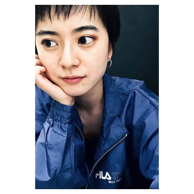 青波凜のインスタグラム：「昨夜のインスタライブに遊びに来てくださり、ありがとうございました。 ・ こちらのトラブルで配信の様子をIGTVに投稿することができませんでした。次回はこのようことがないように気をつけます！ ・ 毎月24日にインスタグラムに投稿しているミニ・コラム「Art + Design = !?」をnoteに移行することにしました。 ・ 理由としては、もっと本格的にアートやデザインについて書き、皆さんに読んでいただけたら嬉しいなと思ったからです。 ・ noteのURLはこちらになります。 ・ https://note.com/aonami_rin ・ 過去の記事も情報を追加して投稿するのでぜひチェックしてください☺︎ ・ #青波成長日記」