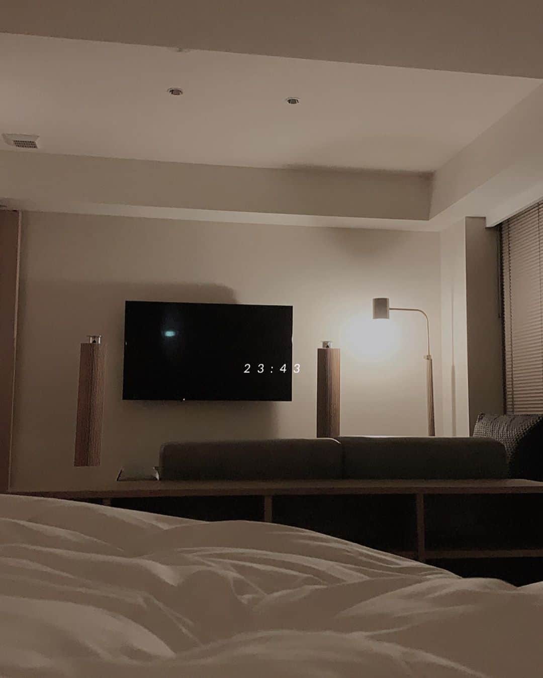 島野ミキのインスタグラム：「・ ・ 📍 NOHGA HOTEL AKIHABARA TOKYO @nohgahotel.akihabara 2020年9月1日オープンしたばかりのホテル どこを切り撮ってもオシャレだった。 ・ ・ #ノーガホテル秋葉原東京#nohgahotelakihabara #tokyohotel #socialport #Hotel#hotelstay#newopen#秋葉原#ホテル#girls#女子会#travel#traveler#ホテルステイ#国内旅行#日本#Japan#国内旅行好きな人と繋がりたい#hoteltour#旅行#旅行好き#旅行好きな人と繋がりたい#女子旅#lifestyle#ブティックホテル」
