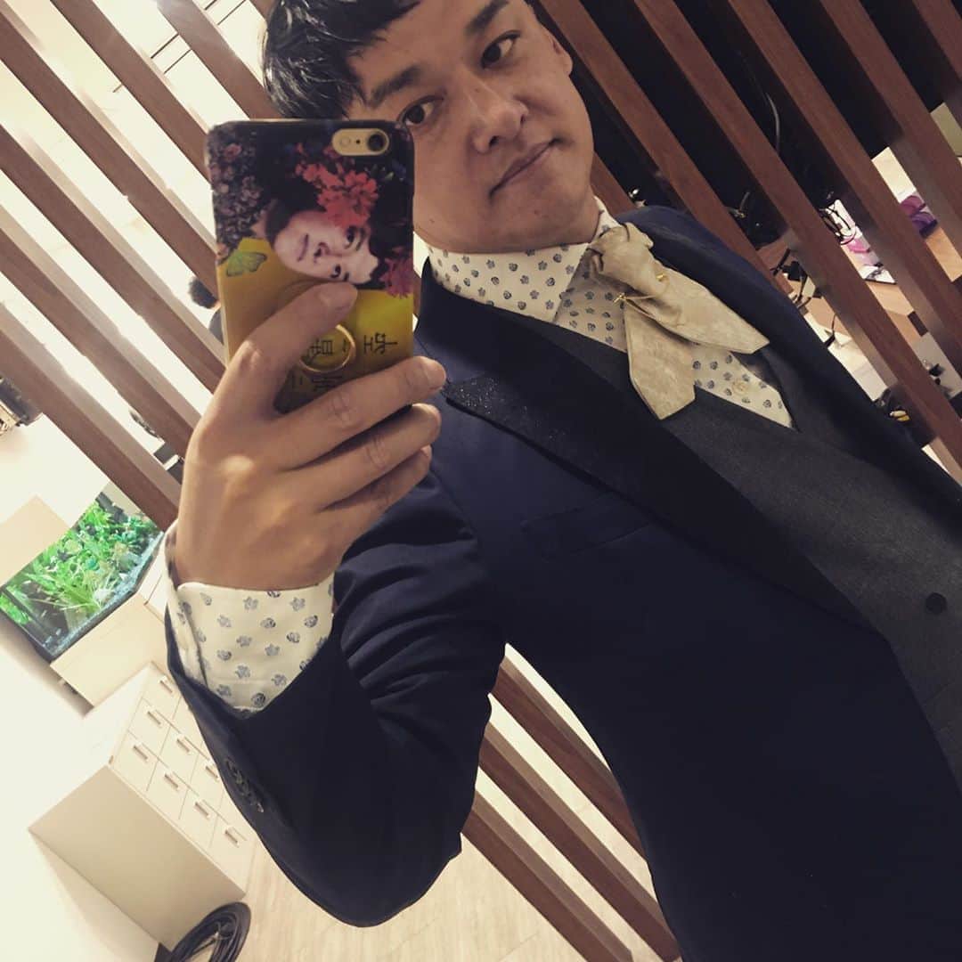 宮田麺児のインスタグラム：「漫才スーツ  テーマは　貴族すぎない貴族  #貴族 #漫才 #貴族漫才」