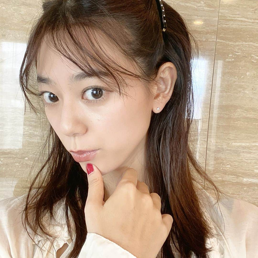 西村みえこさんのインスタグラム写真 - (西村みえこInstagram)「産毛ぱやぱや💇‍♀️  すっかり秋🍂だねー。 食欲出る〜☺️  #japan #tokyo #hiroshima #miekonishimura #nmtinc #model #西村みえこ #秋だね  #もう髪伸びた」9月22日 14時57分 - mieko_nishimura_