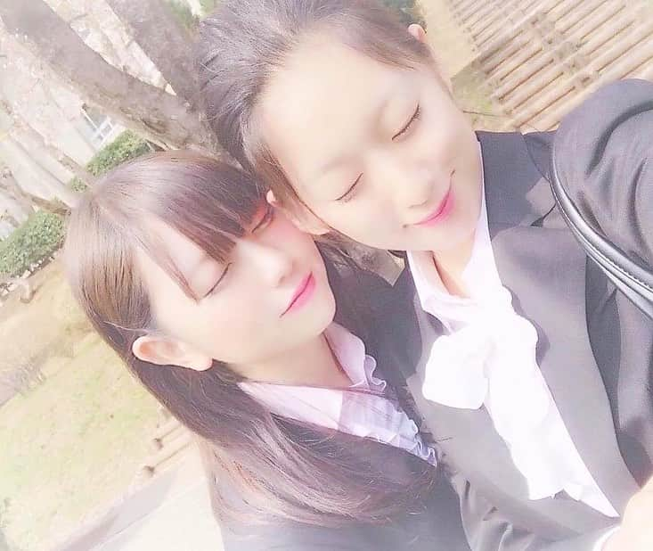 ゆーちゃんさんのインスタグラム写真 - (ゆーちゃんInstagram)「スーツ姿のリクエスト多かったので^^*大学入学式の写真〜〜！ ・ 質問沢山来たけど スーツもﾜｲｼｬﾂもAOKIのリクルートです。笑 ・ 載せ直し何度もごめんなさいっ ・ #女子大生 #リクルートスーツ  #スーツ女子 #正装 #instagood  #instalike #love #instafashion  #instafollow #l4l  #f4f  #大人女子 #女神 #网红 #抖音 #化妆品  #粉我 #我的最愛 #时装 #性感  #ootd #fashion #コーデ #モテメイク #黒髪 #かわいい #黒髪ロング #スーツコーデ #笑顔 #オシャレ女子」9月22日 15時02分 - yurina_era999