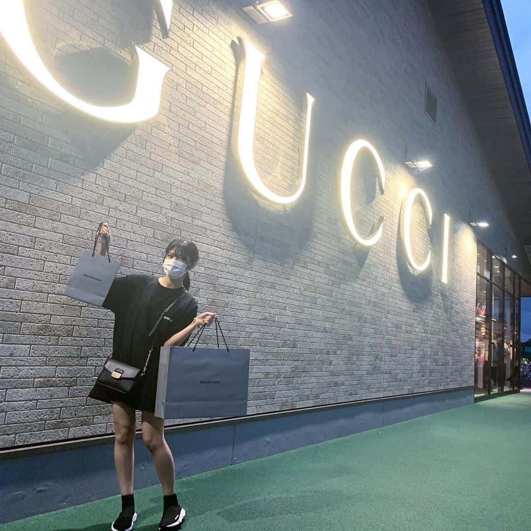 脇田璃奈のインスタグラム：「懐かしの壁！！ . . . #軽井沢 #軽井沢アウトレット」