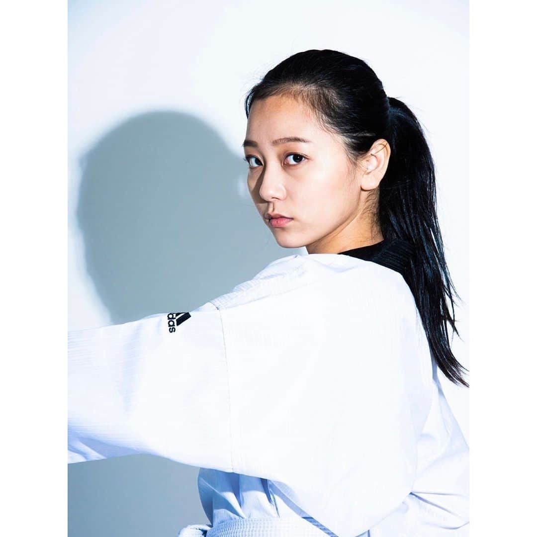 工藤綾乃のインスタグラム：「強い女性像、本当に憧れます もっともっと自分の可能性を広げるために 修行です🥋 武道を通して心体共に強く。  素敵な写真を撮って頂きました  　　　　　　  #テコンドー#テコンドー女子 #태권도 #殺陣#アクション#挑戦#neverstop#me#actorslife#likeforlikes #japan#photography 📸　 @daisaku_kikuchi」