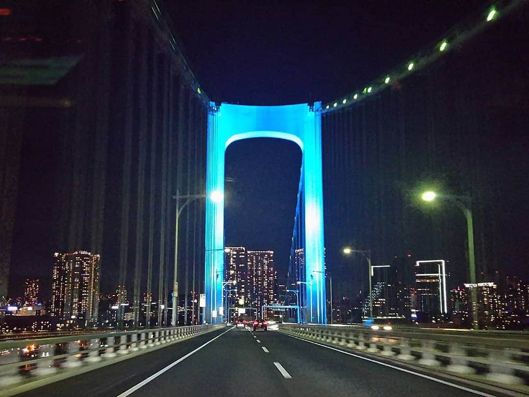 市川みかさんのインスタグラム写真 - (市川みかInstagram)「ドライブが大好きで渋滞も全く気になりません。 渋滞あってこそのドライブ。  青い空と青い海と白い砂と煌めく夜景とドライブ、最高です✨ 　 　 #タビジョ #女子旅 #日帰り旅行 #国内旅行 #旅スタグラム #ドライブ #drive #trip #travel #summer #summerday #japanesegirl #InstagramJapan #lovers_japan #photo_jpn #pics_japan #photos #viewpoint #beautiful_spot #photography #photooftheday #picoftheday #tagsforlikes #tflers #follow #instagood #instadiary #instalike #instamood #instafollow」9月22日 15時36分 - ichikawa_mika