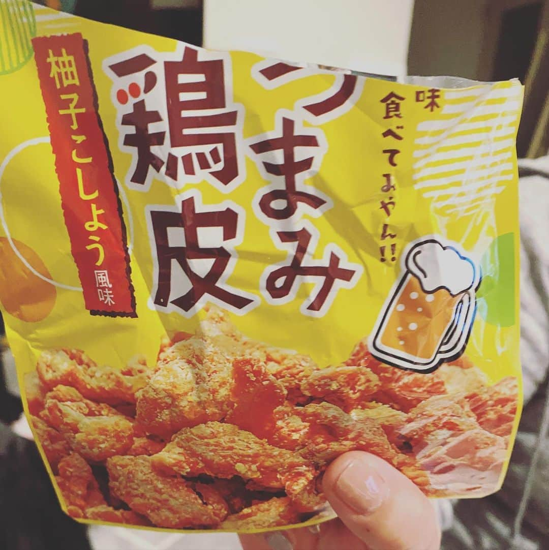 今村美乃さんのインスタグラム写真 - (今村美乃Instagram)「これまじ美味しいから！ 熊本帰った時買ってきて！って 言われたのにそれから熊本帰れていない なぅ涙  超美味しかったから また食べたい… #おつまみ鶏皮 #柚子こしょう」9月22日 16時01分 - imamurayoshino