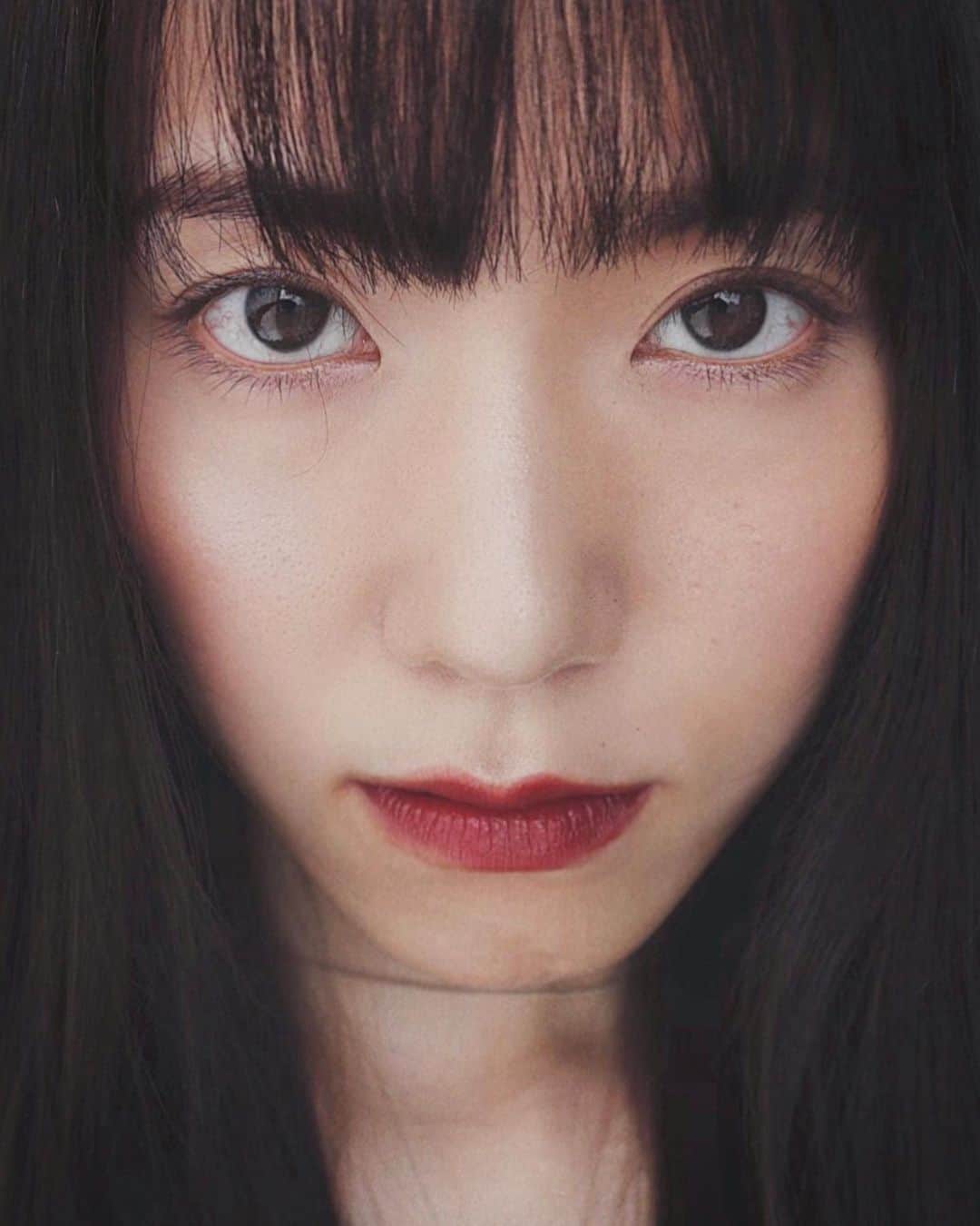 白川悠衣のインスタグラム：「👀🍎  自分をたのしむ♡ make up 🐼 #lip / @lm_laduree  #eyeliner / @loveliner_official  #eyebrows / @ipsa_jp   4連休の最終日いい日ですように🐶♡  📸 #canon #makeup」