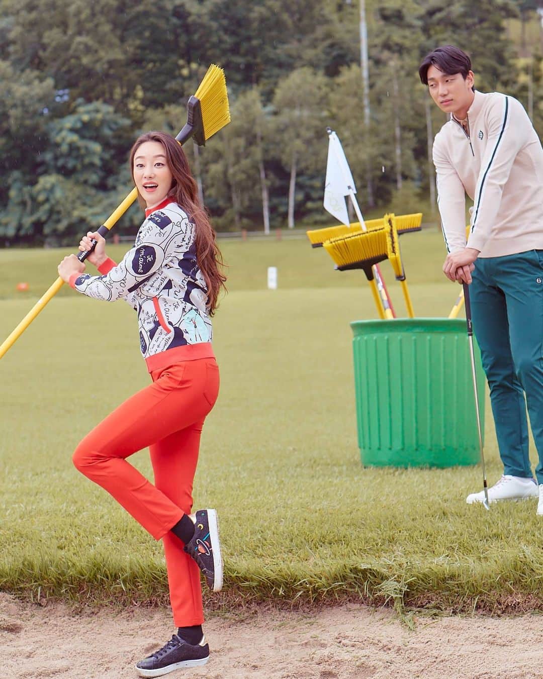 チェ・ヨジンさんのインスタグラム写真 - (チェ・ヨジンInstagram)「즐거우니 골프다 ⛳  Swing like Elle golf❤ . #골프웨어 #엘르골프  #PGA #LPGA #golfwear #골스타그램 #ootd」9月22日 16時30分 - yjyjyjyjyj_yj