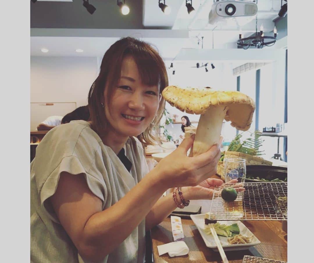 佐野優子さんのインスタグラム写真 - (佐野優子Instagram)「. 松茸づくし🍄 . 全部美味しかったー🍄🍄 . . @kazuhiromatui  ありがとうございました🍄🍄🍄 . . . #松茸 #まつたけ　🍄 #とまとはん 🍅 #食べるの大好き」9月22日 16時46分 - yuko12345