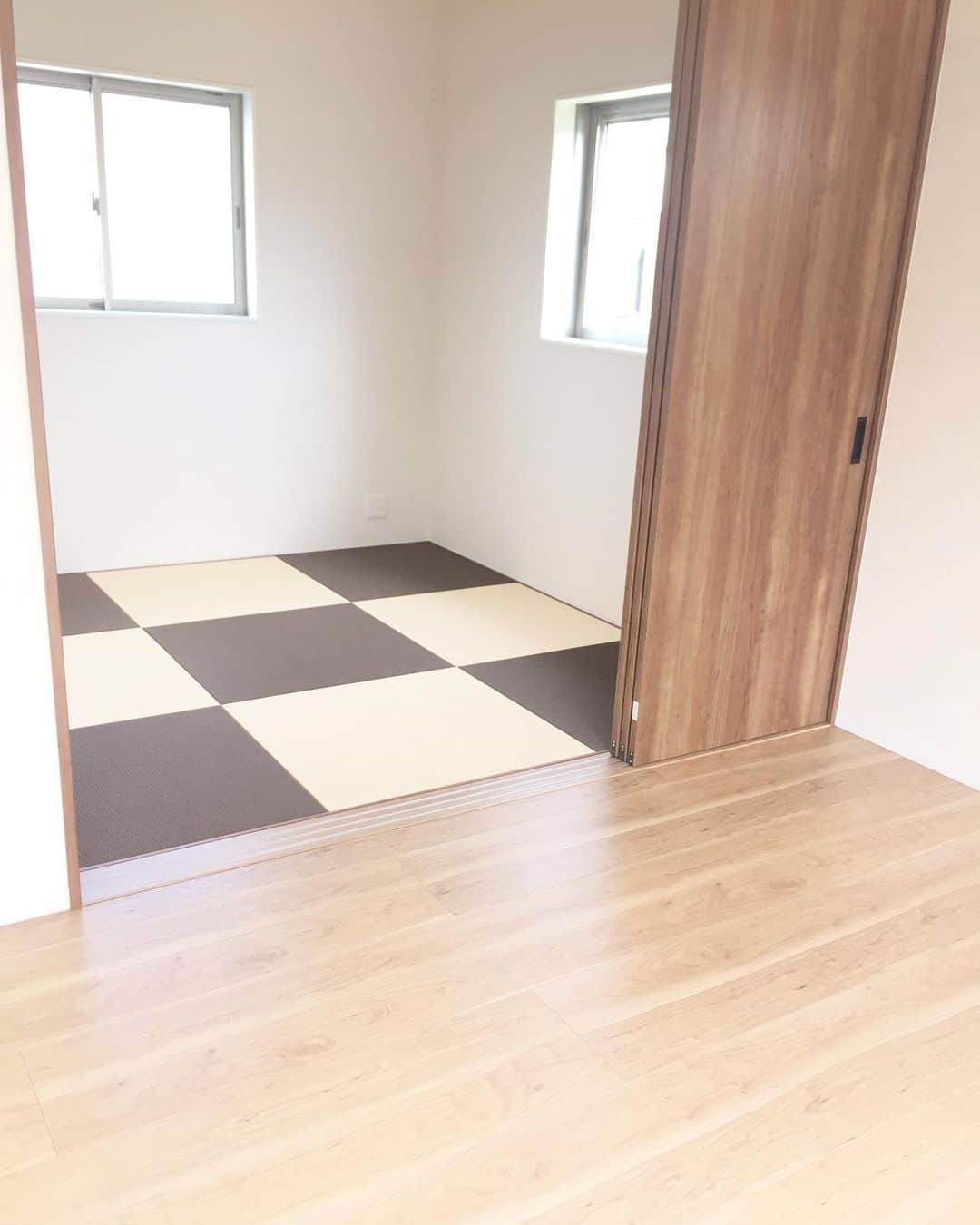 株式会社 元氣建設のインスタグラム：「#マイホーム #一戸建て #インテリア #ダイニング #キッチン #和室#家づくり#モデルハウス #元氣建設 #元気建設 #リフォーム #リノベーション #ショールーム #住宅 #新築 #外観 #注文住宅 #自由設計 #大阪 #木目 #和#カウンターキッチン #myhome #玄関ポーチ#interior #showhome #instahome」