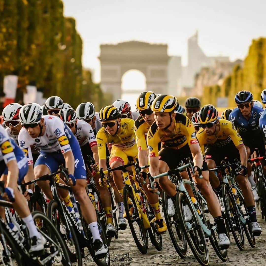 ティソさんのインスタグラム写真 - (ティソInstagram)「The 107th Edition of the Tour de France just came to an end.  It was an honour for Tissot to be the Official Timekeeper of such an great race.⠀  #Tissot #TissotisCycling #Yellow #France #ThisisyourTime #Paris #TDF2020 @letourdefrance」9月22日 17時15分 - tissot_official