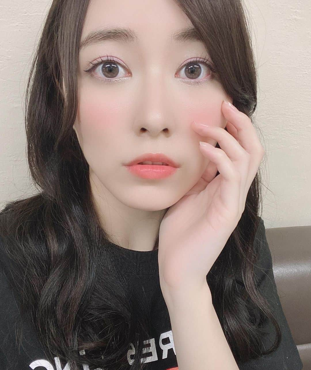 松井珠理奈さんのインスタグラム写真 - (松井珠理奈Instagram)「ロングヘアに合わせて オトナメイク💄💋  #18時から #ABEMA #みてね #makeup  #photooftheday  #love  #ロングヘア #黒髪」9月22日 17時36分 - jurinamatsui3